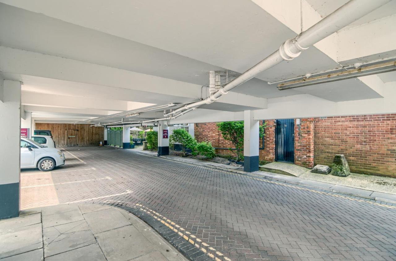 Mercure Salisbury White Hart Hotel & Apartments Extérieur photo