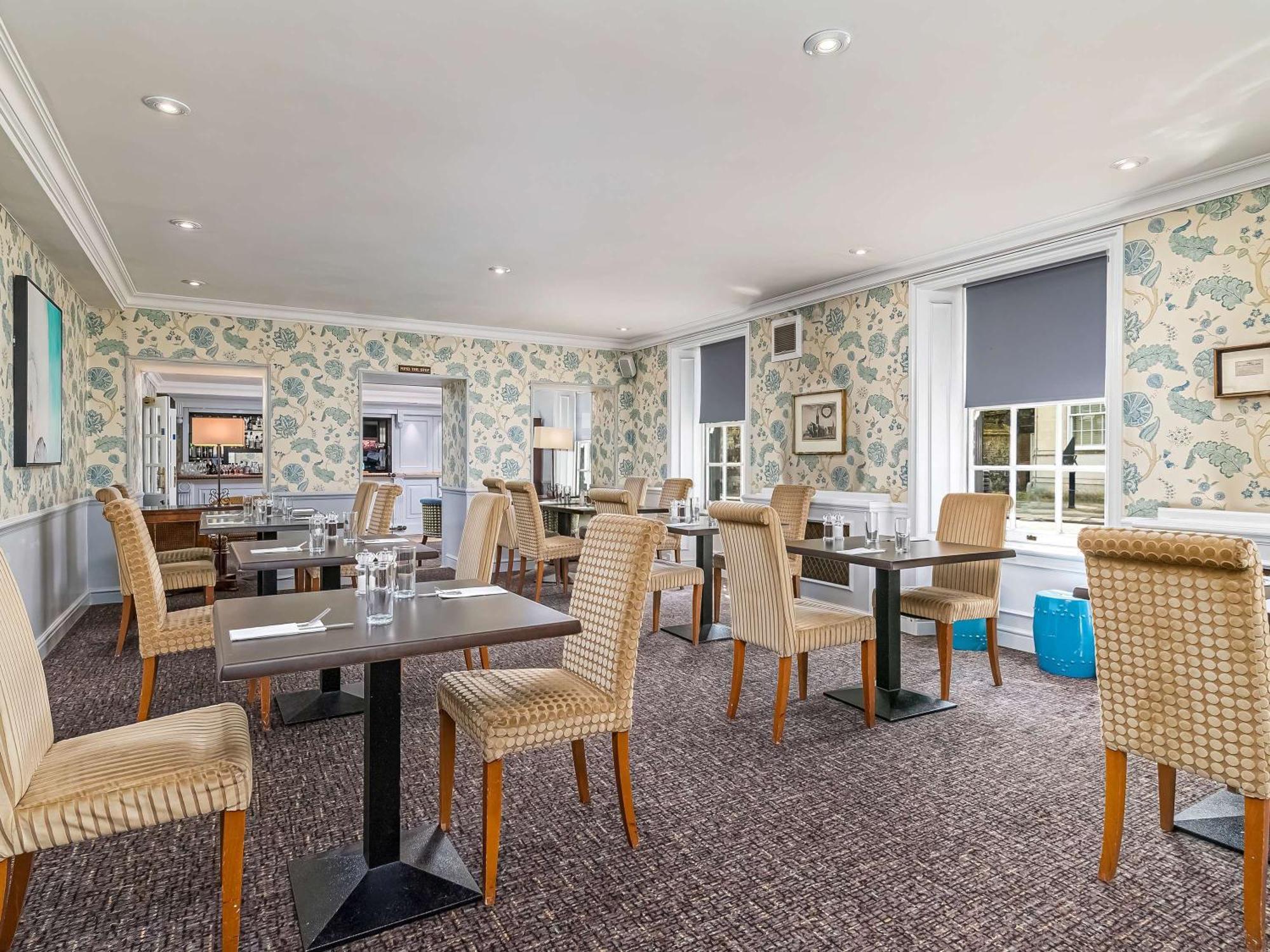 Mercure Salisbury White Hart Hotel & Apartments Extérieur photo