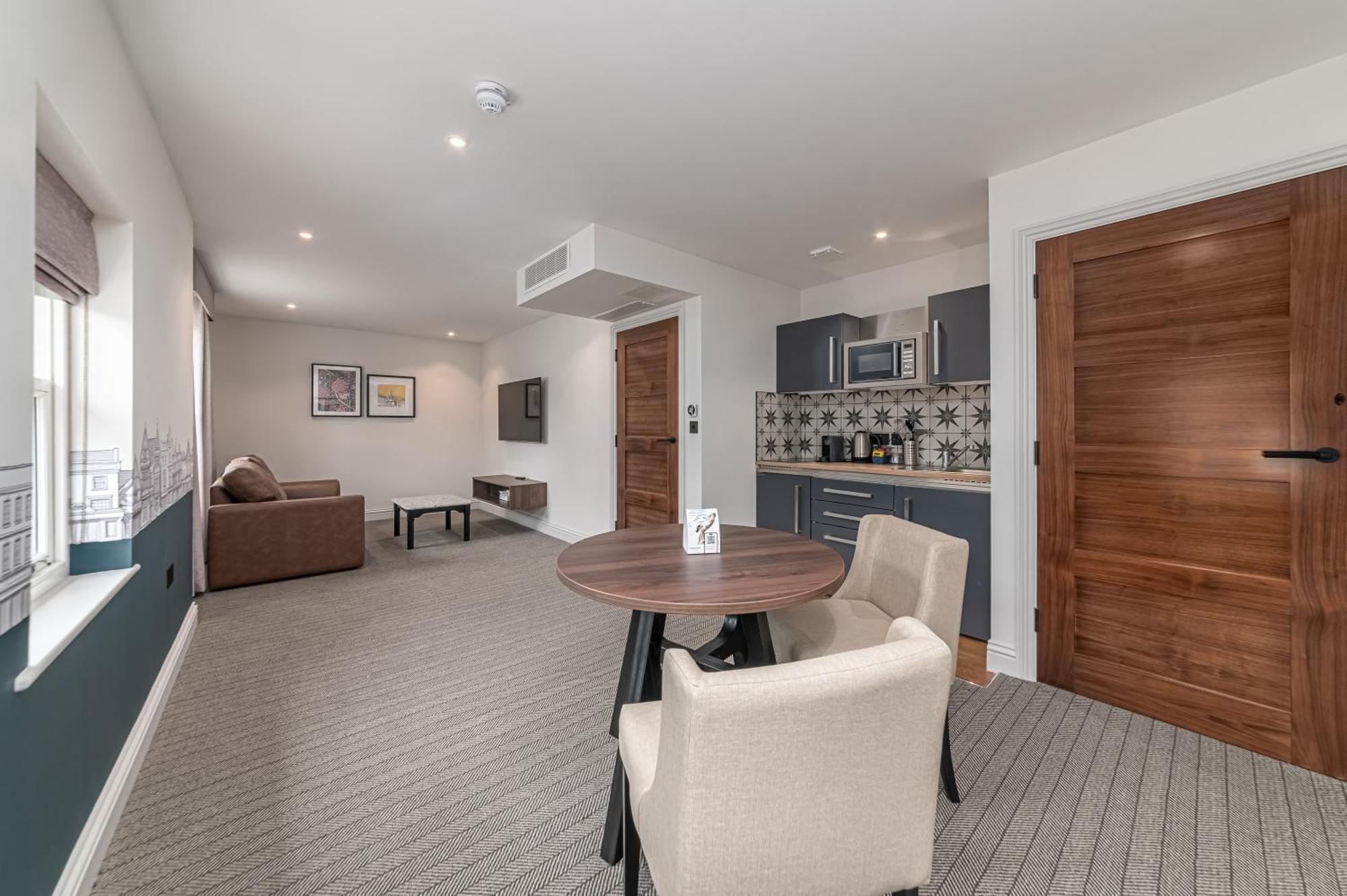 Mercure Salisbury White Hart Hotel & Apartments Extérieur photo