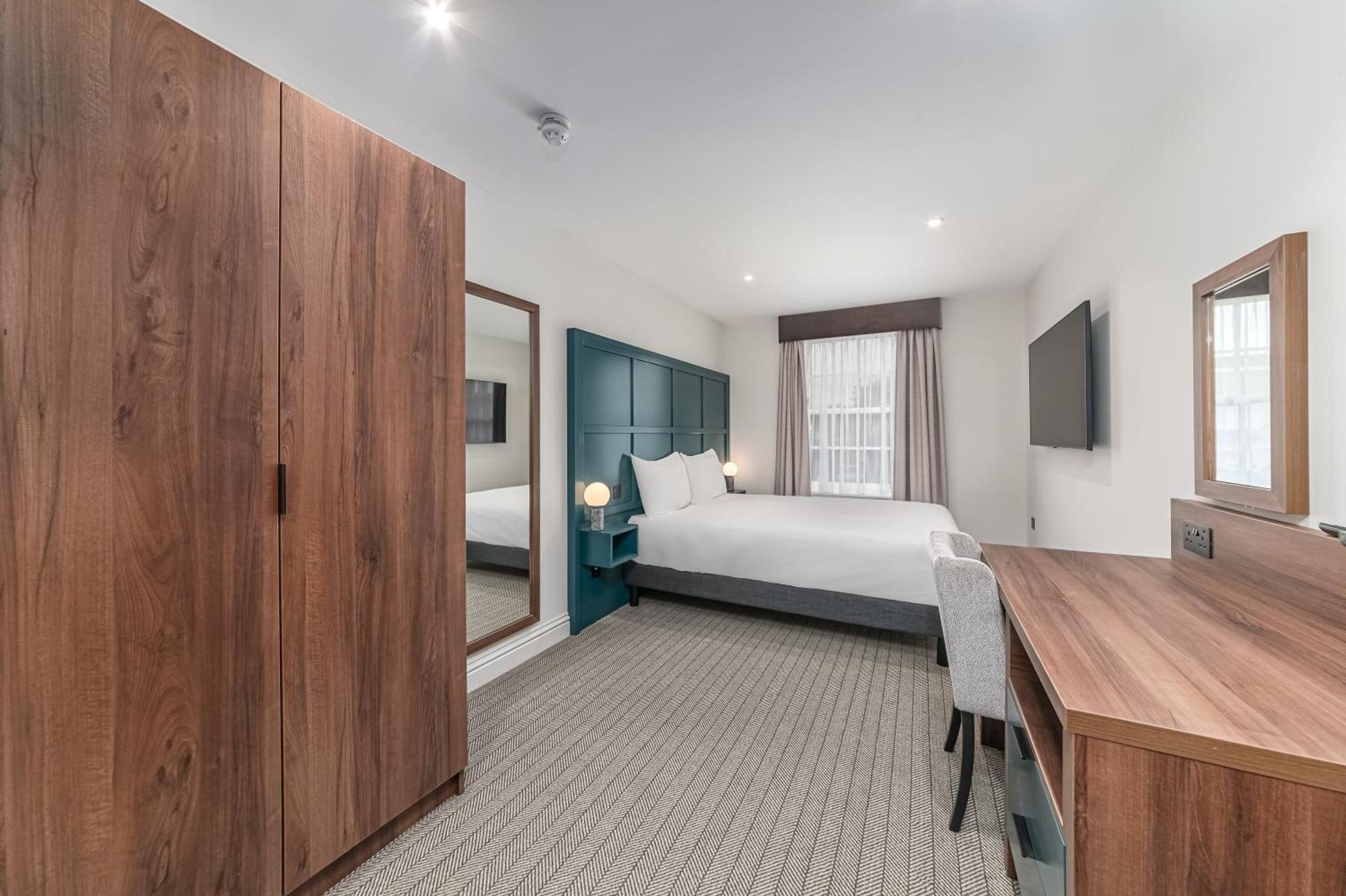 Mercure Salisbury White Hart Hotel & Apartments Extérieur photo