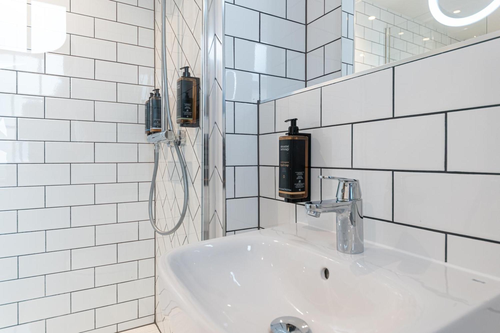 Mercure Salisbury White Hart Hotel & Apartments Extérieur photo