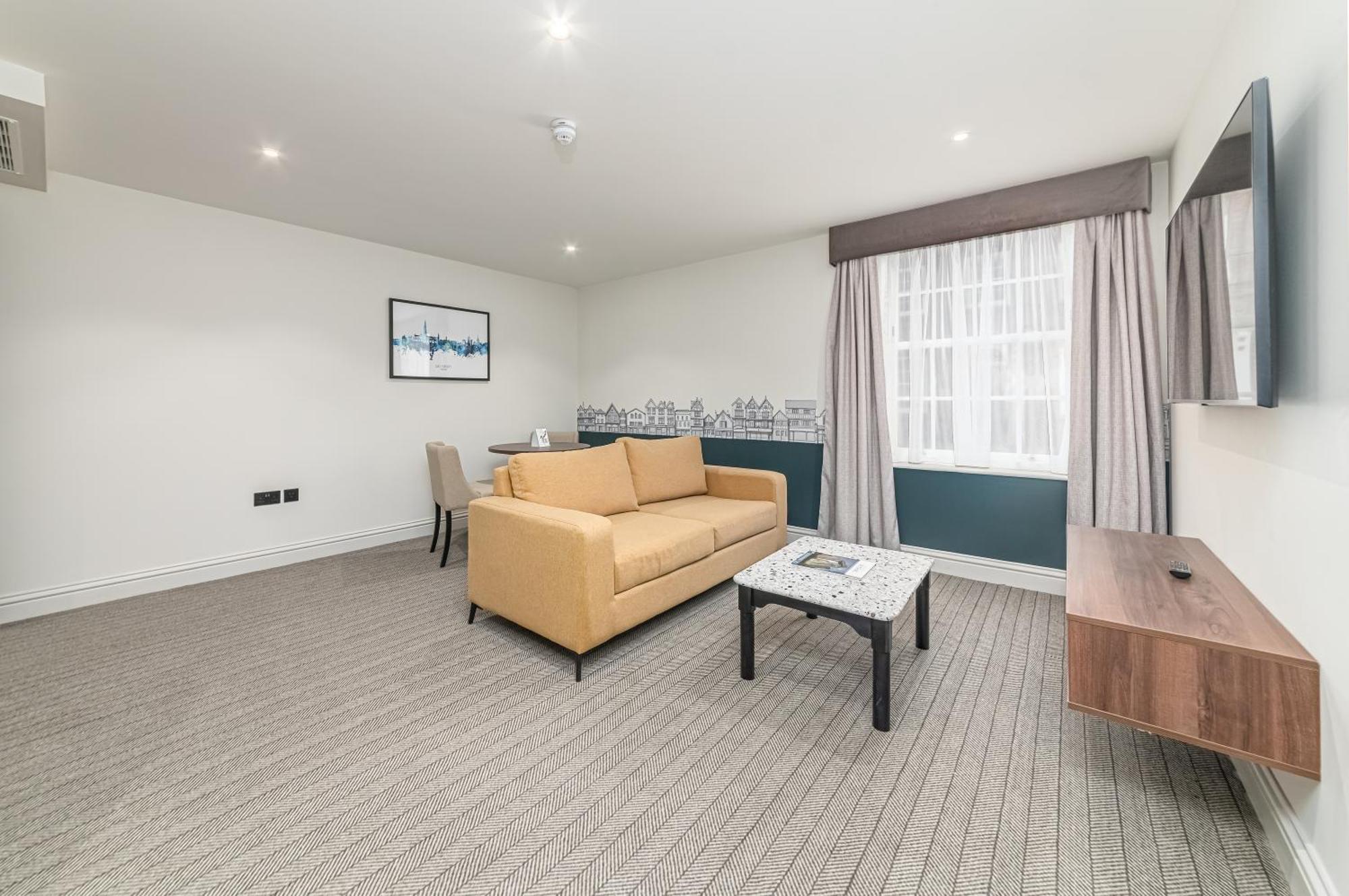 Mercure Salisbury White Hart Hotel & Apartments Extérieur photo