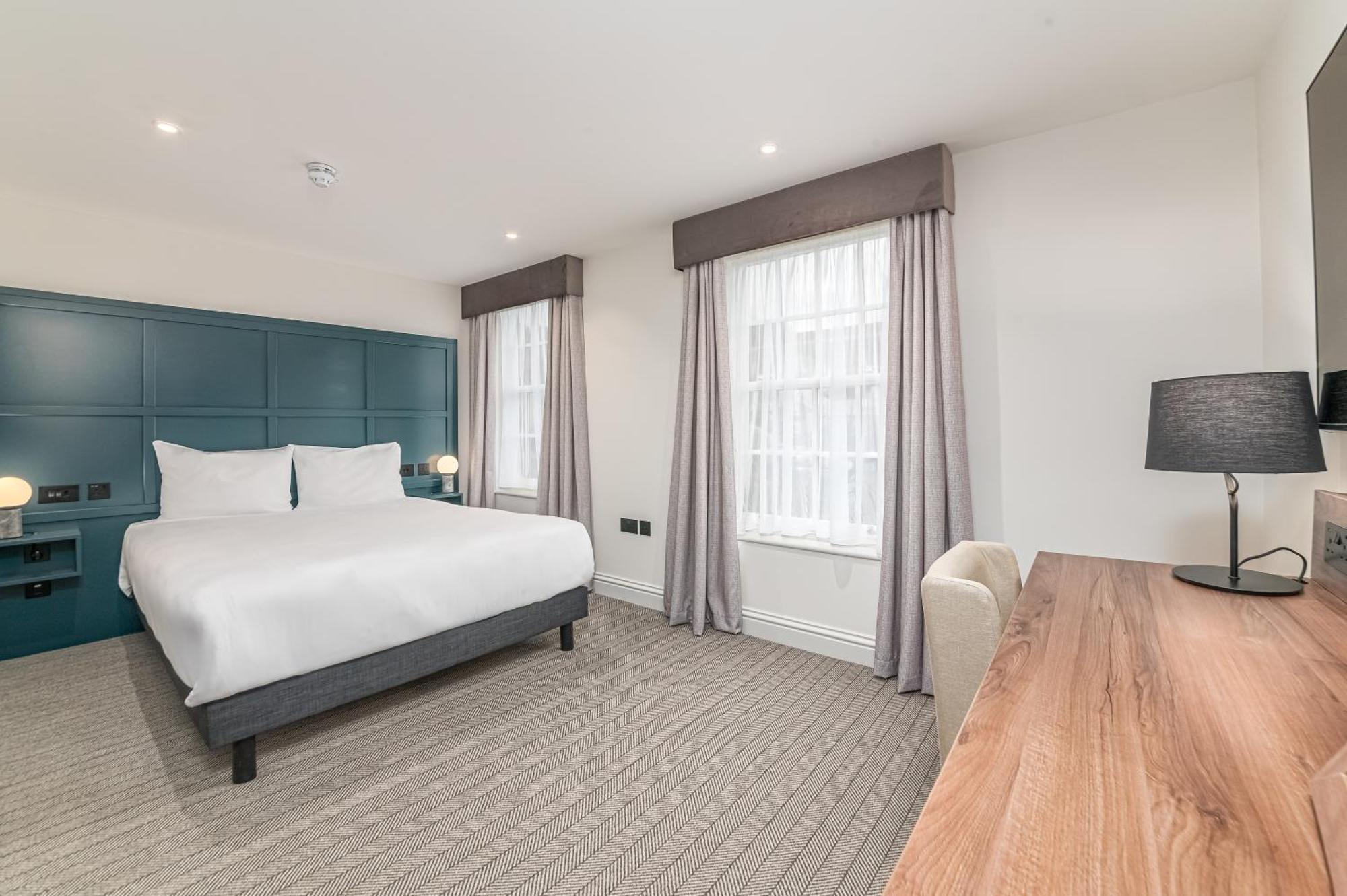 Mercure Salisbury White Hart Hotel & Apartments Extérieur photo